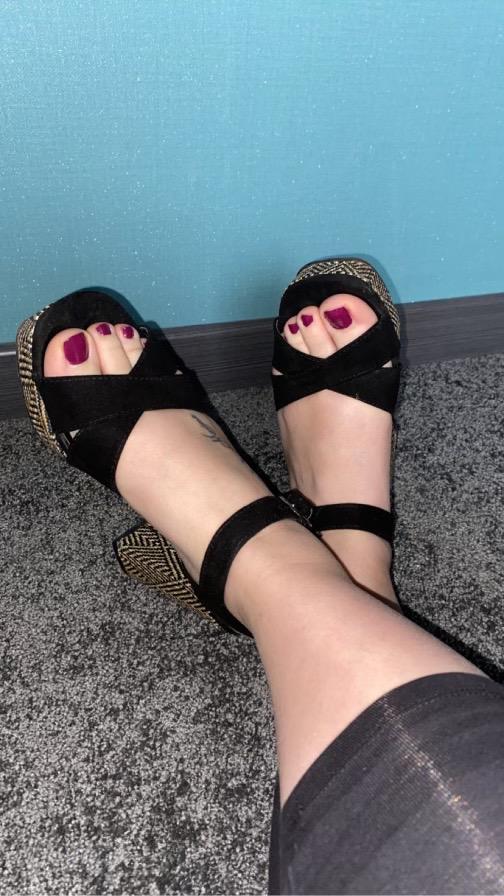 Feetpetitpieds's media