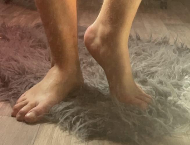 Feetpicksforall's media