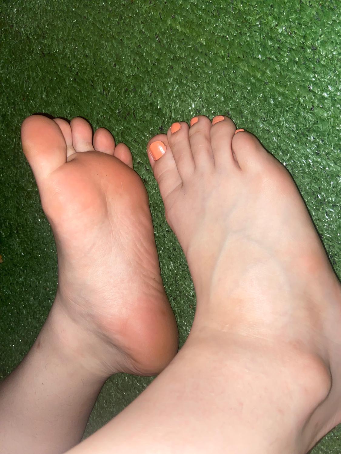 Feetpics00's media