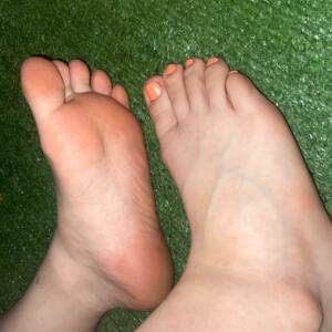 Feetpics00's media