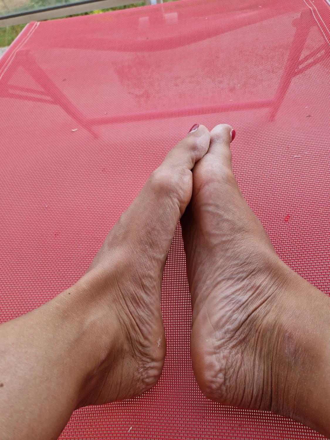Feetsugarbaby's media