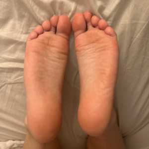 Feetsweetashoney's media