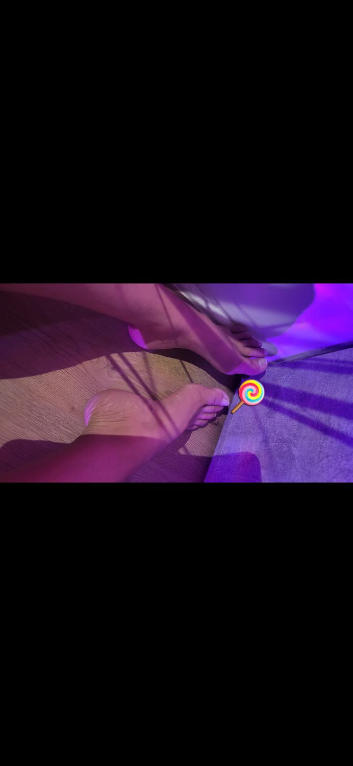 Feety_lollipop's media