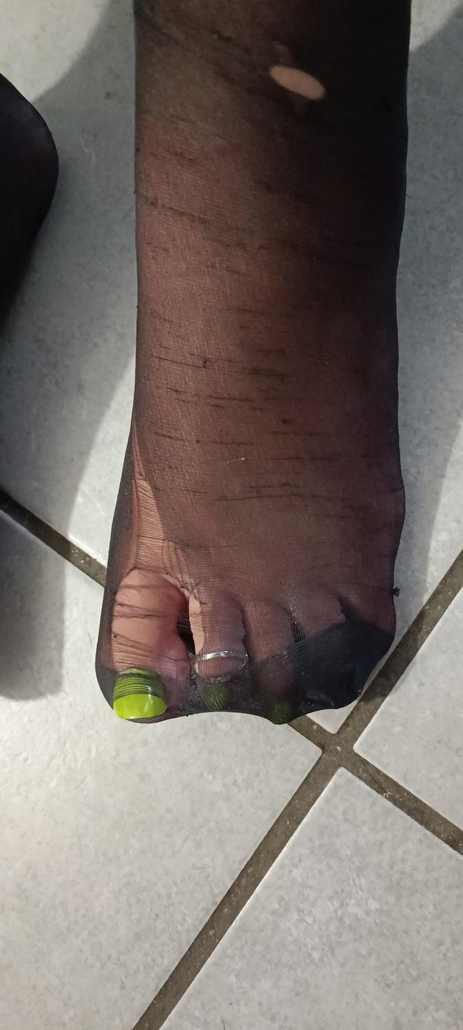 Feetyoyo's media