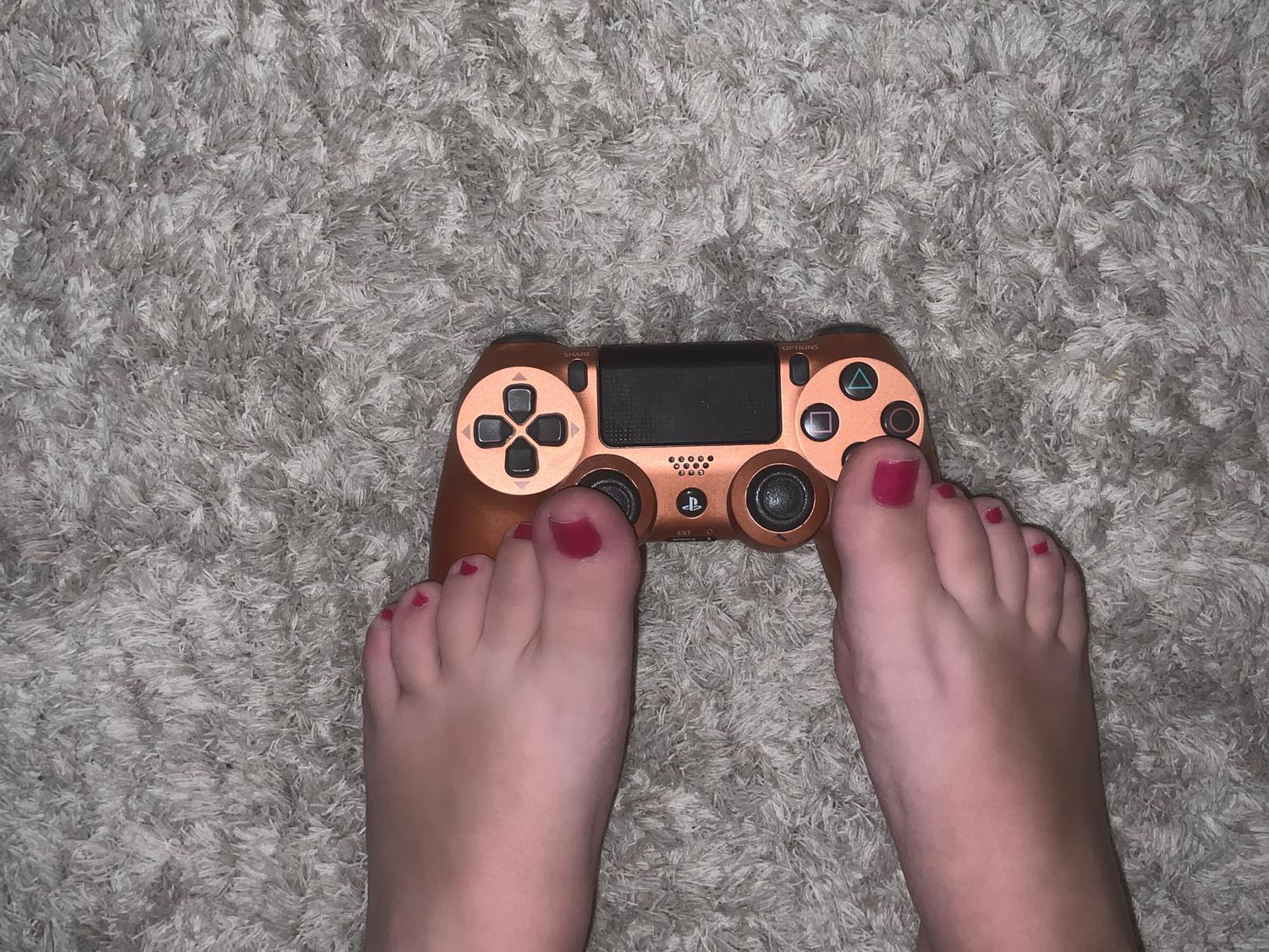 Feetzal's media