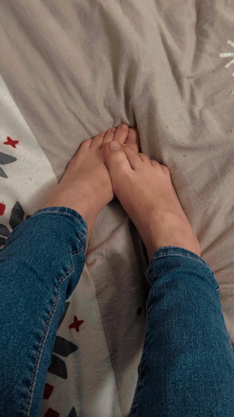 Felicity-feet's media