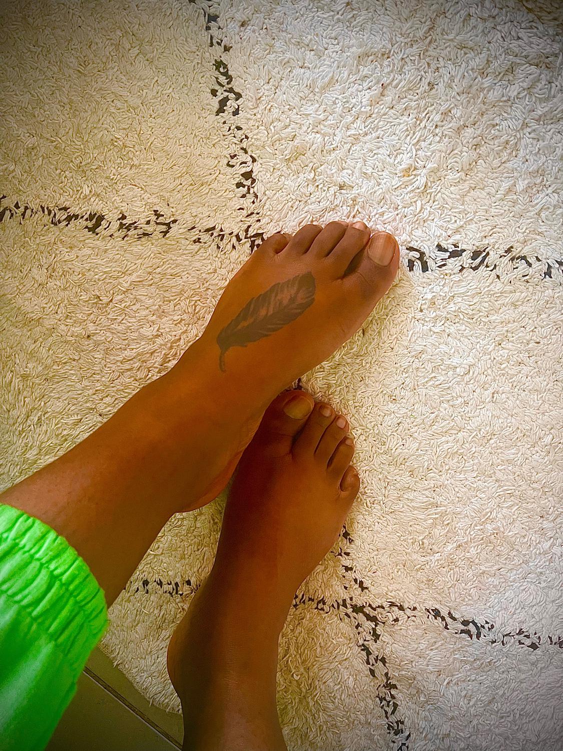 Female_feet's media