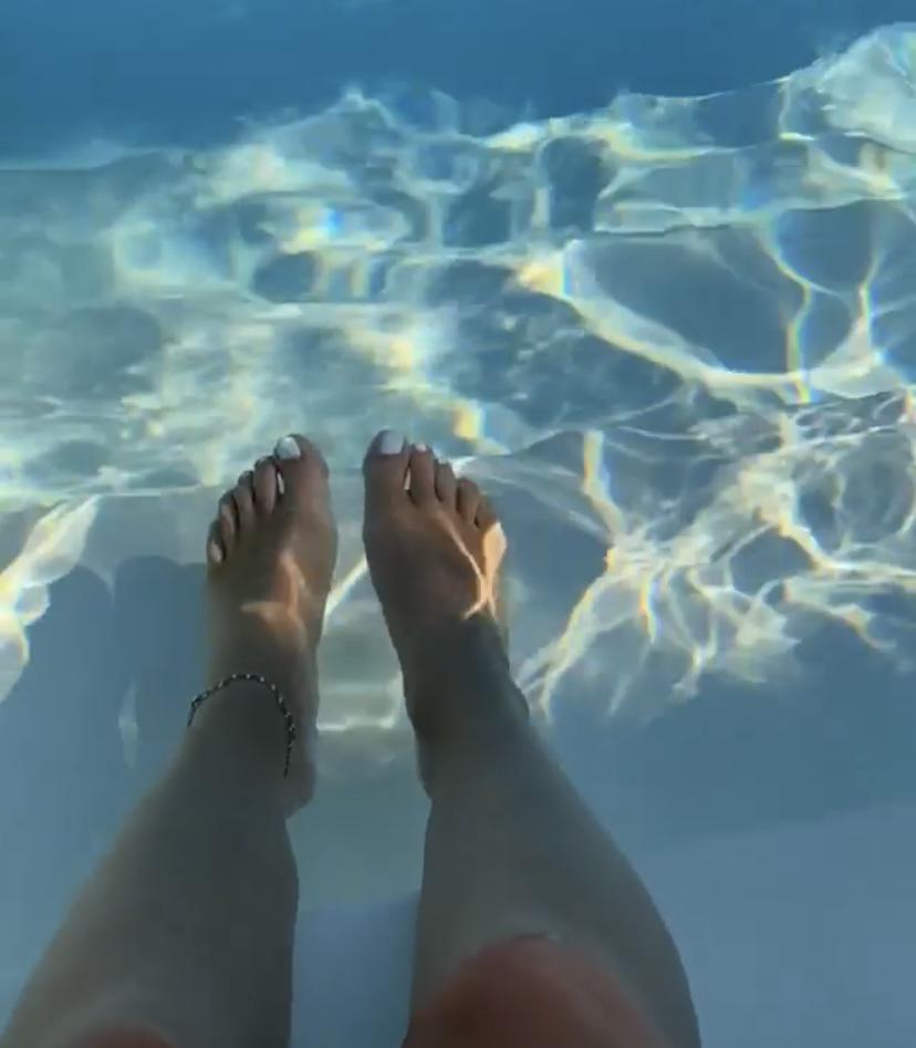 Fit_feet_girl's media