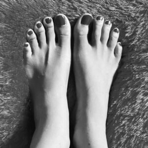 Florafeet_delsol's media