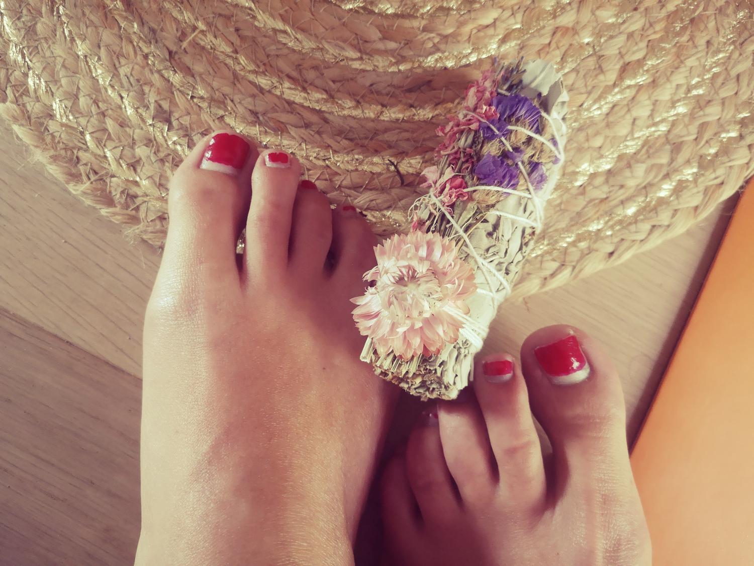 Flowery_feets's media
