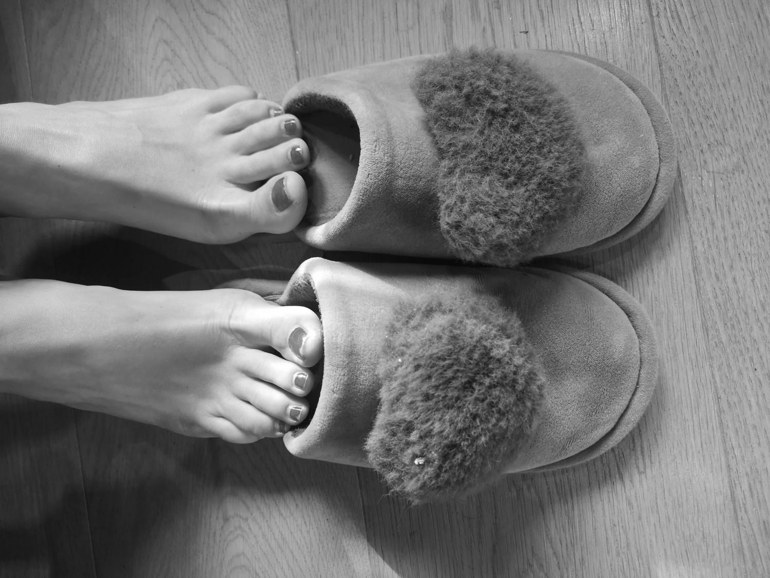 Flowery_feets's media