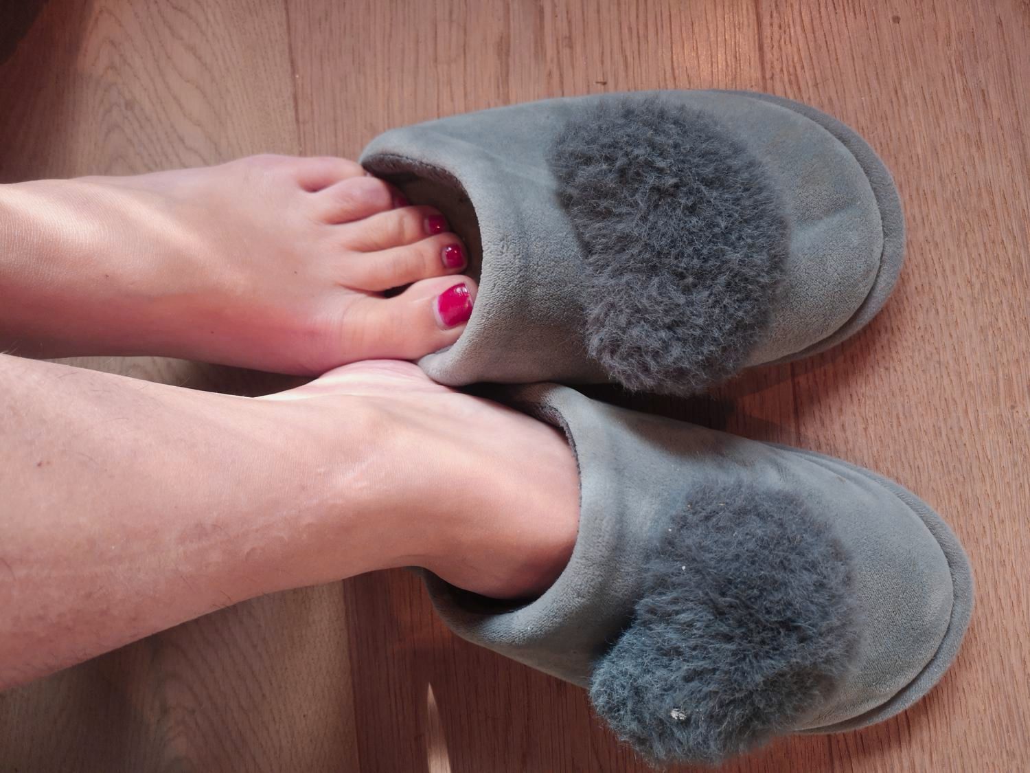 Flowery_feets's media