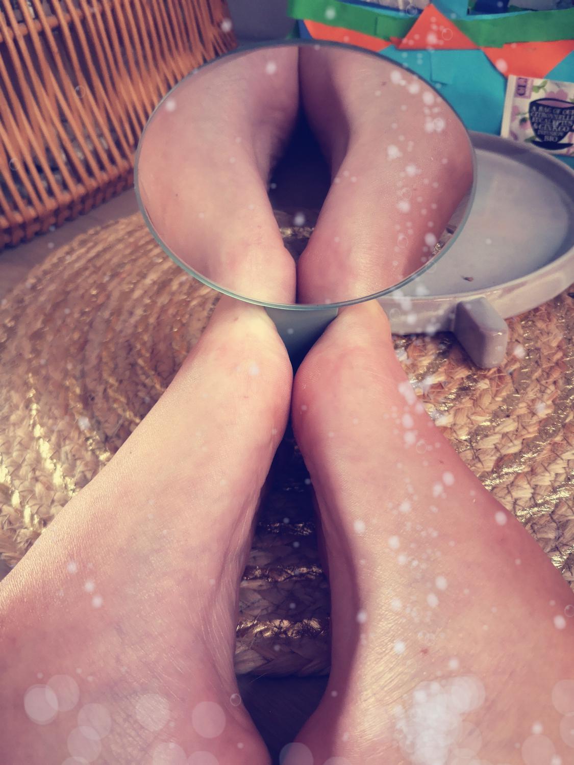Flowery_feets's media