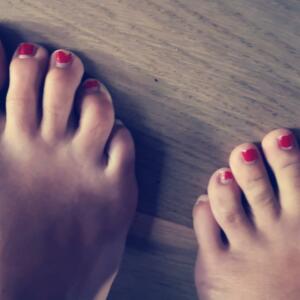 Flowery_feets's media