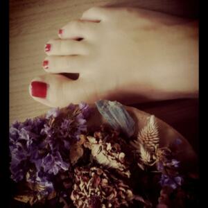 Flowery_feets's media
