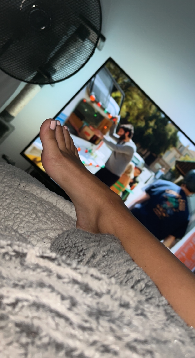 Footgirl_'s media