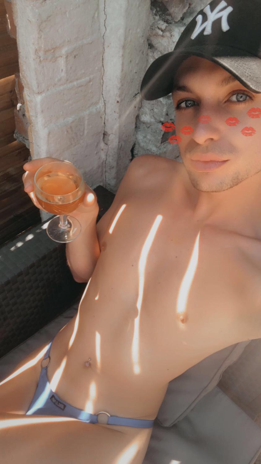 Frenchcouplegay's media