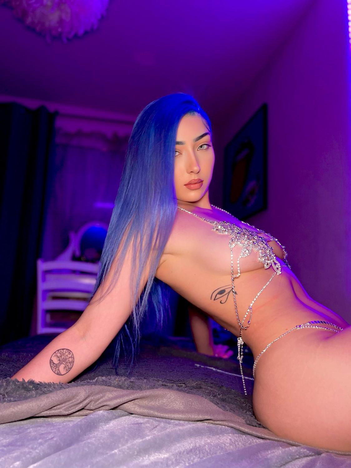 Frenchrapqueen's media