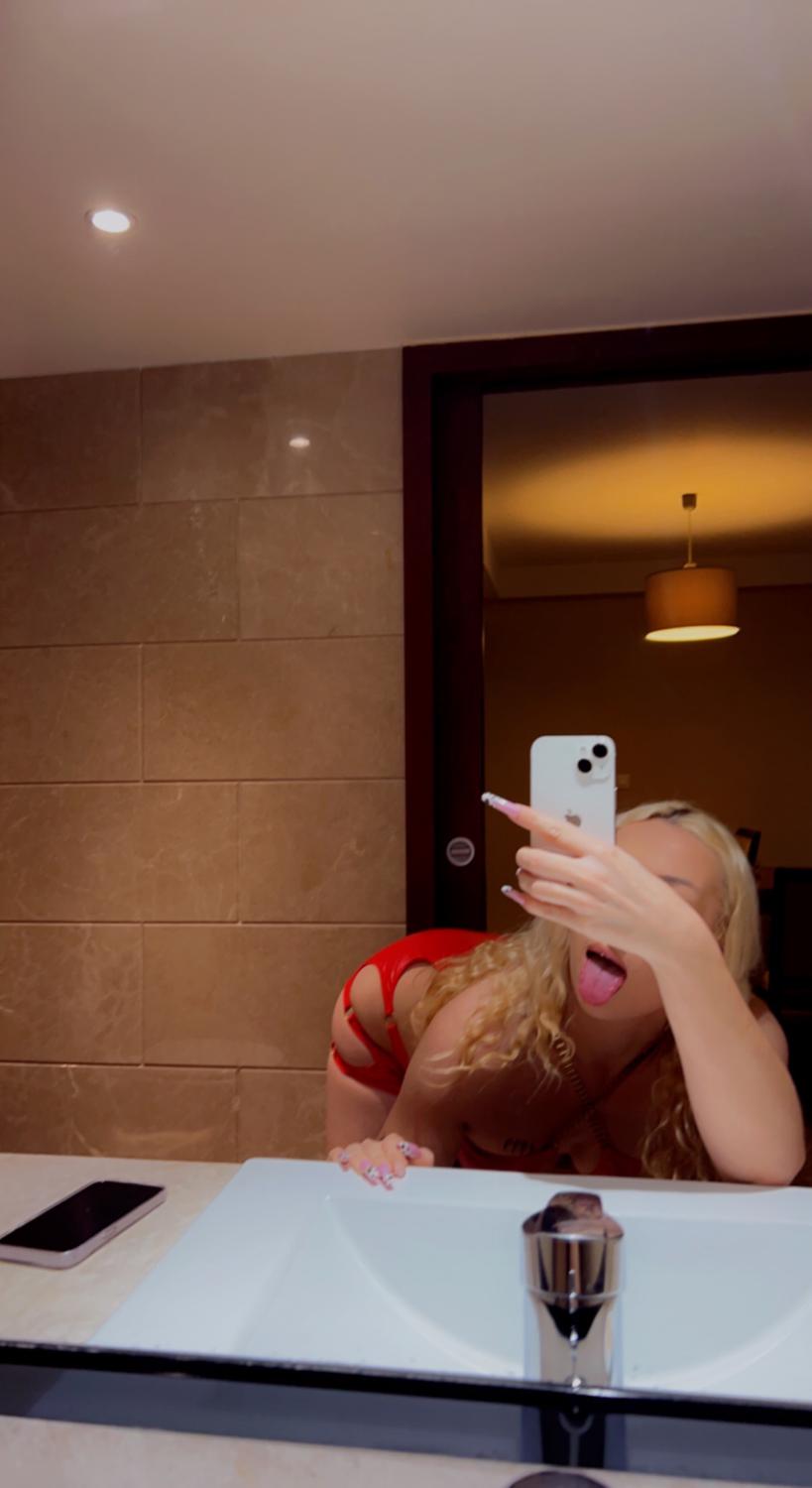 Frenchrapqueen's media