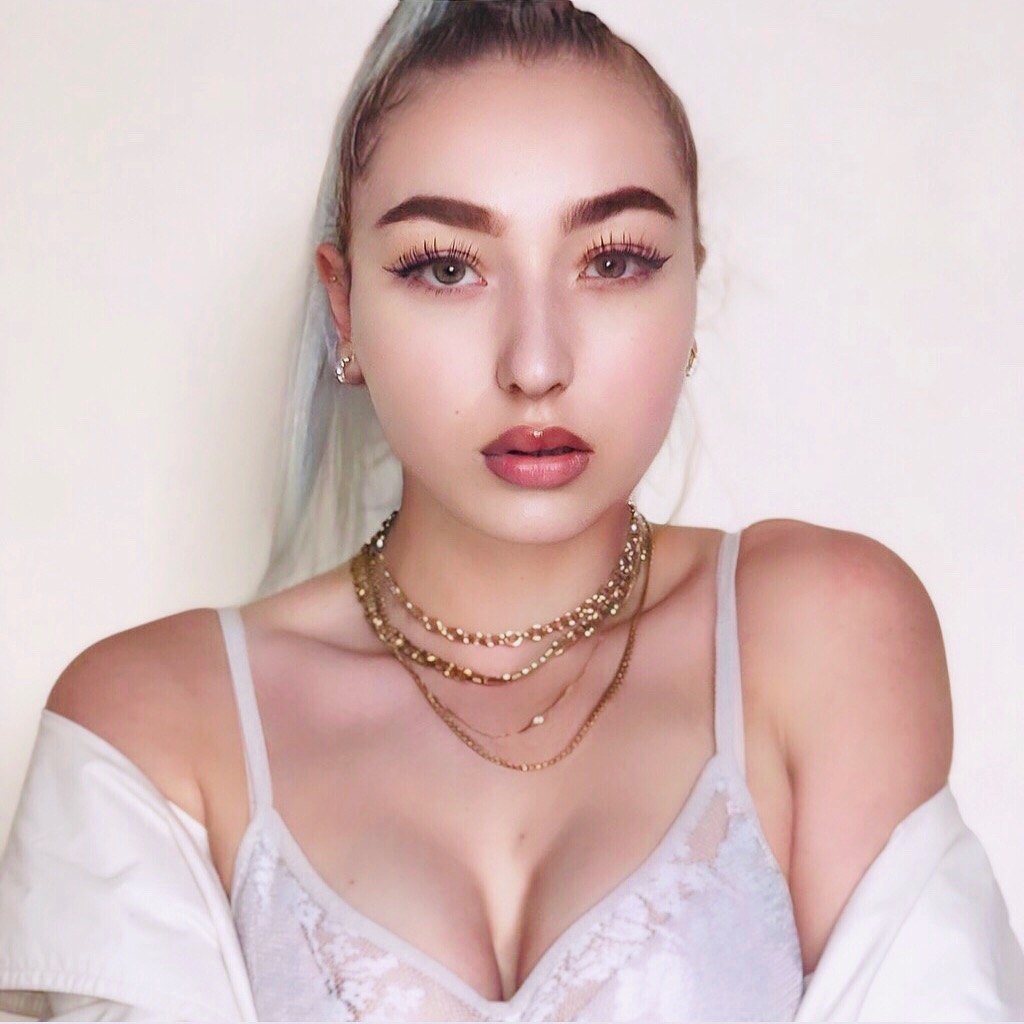Frenchrapqueen's media