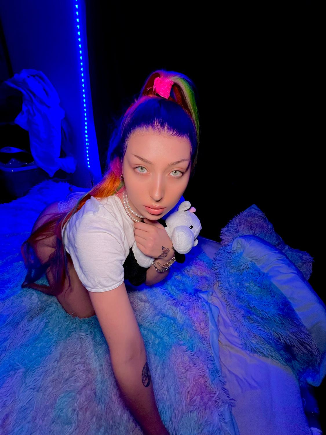Frenchrapqueen's media