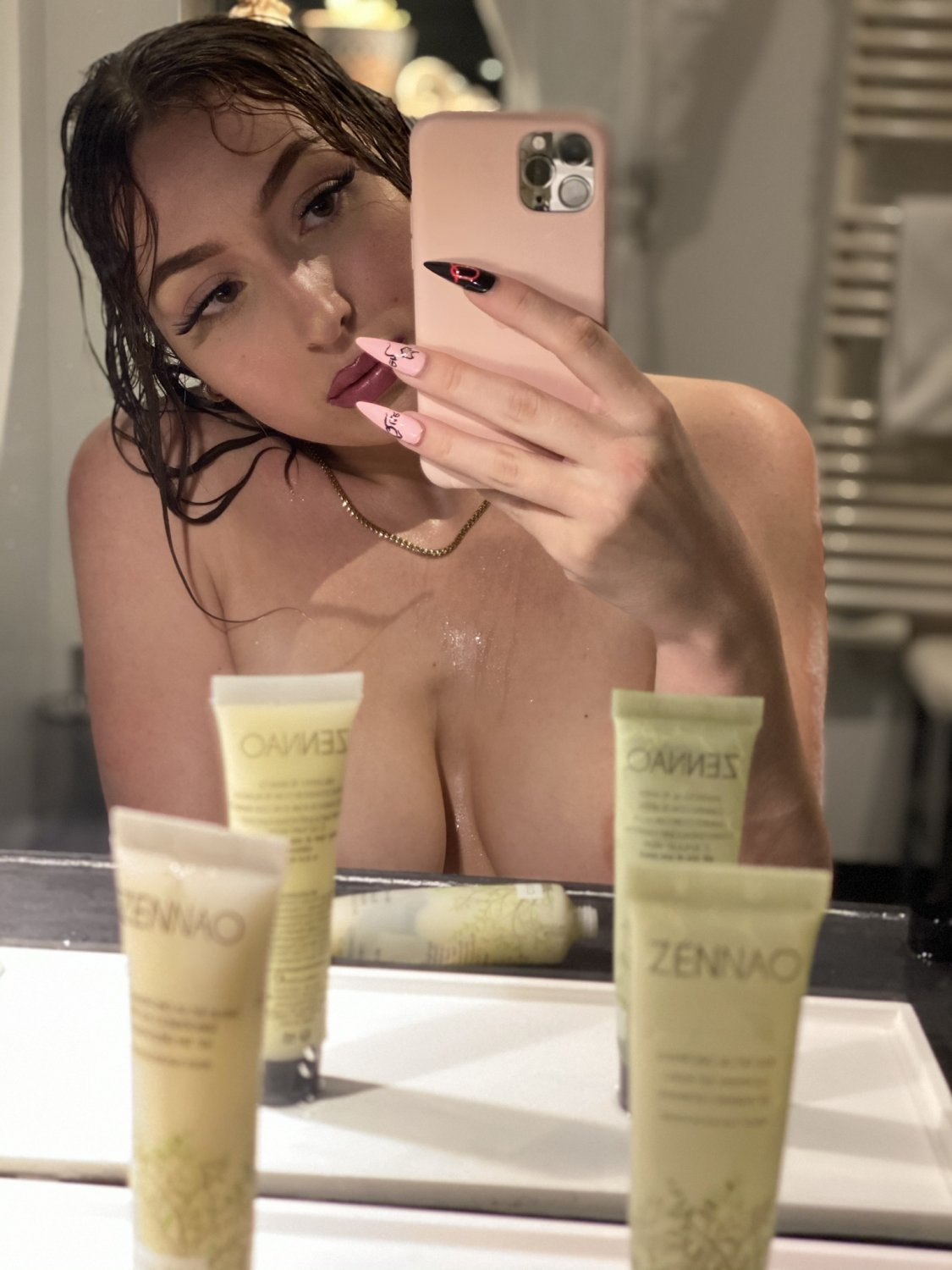 Frenchrapqueen's media