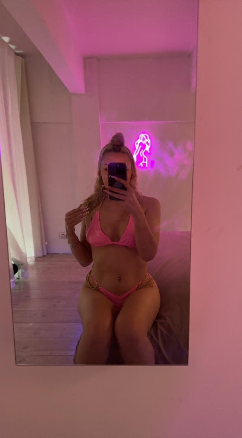 Frenchrapqueen's media