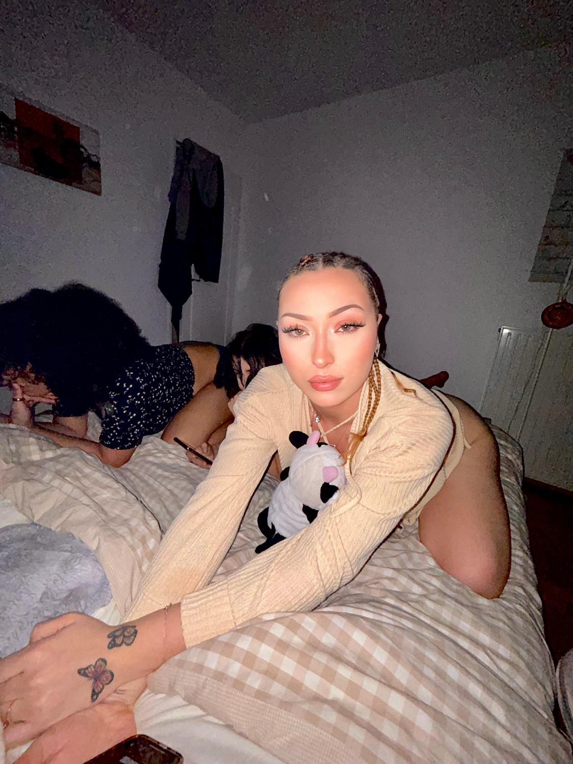 Frenchrapqueen's media