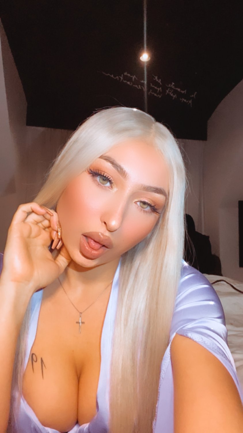 Frenchrapqueen's media