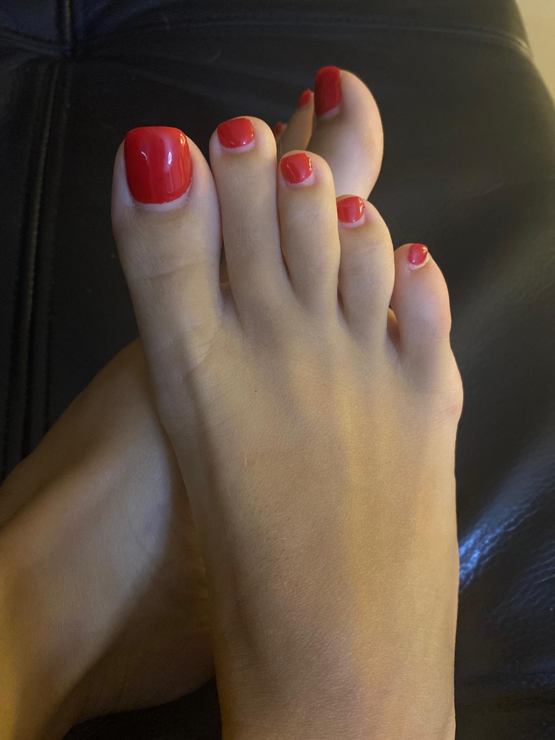 Frenchyfeetlovers's media