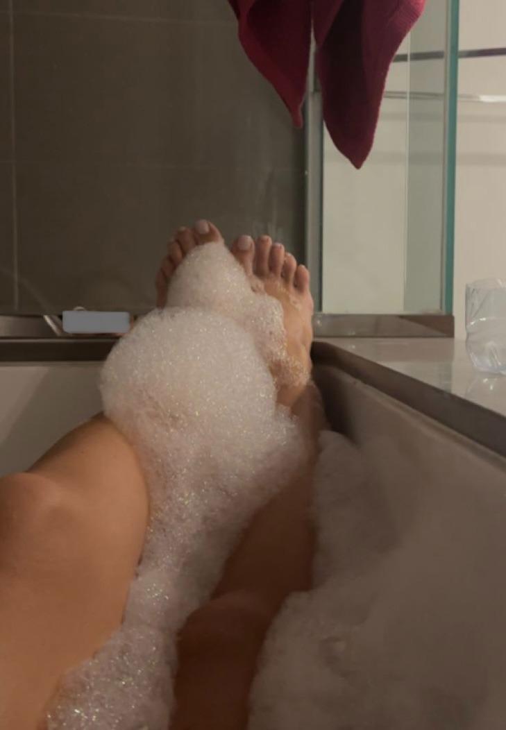 Frenchyfeetlovers's media