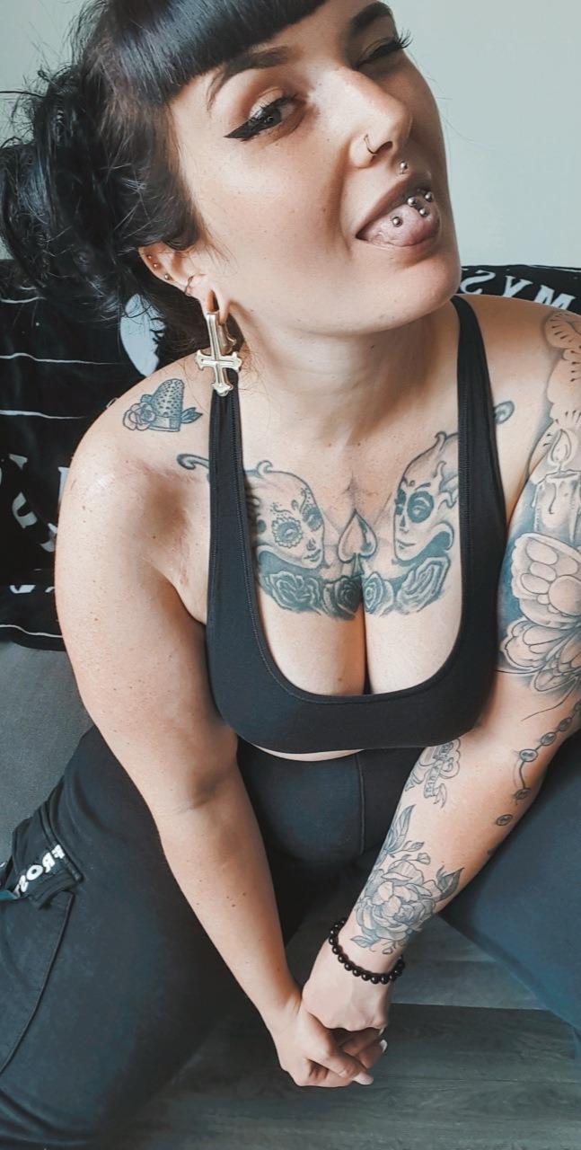 Freyja_crow's media