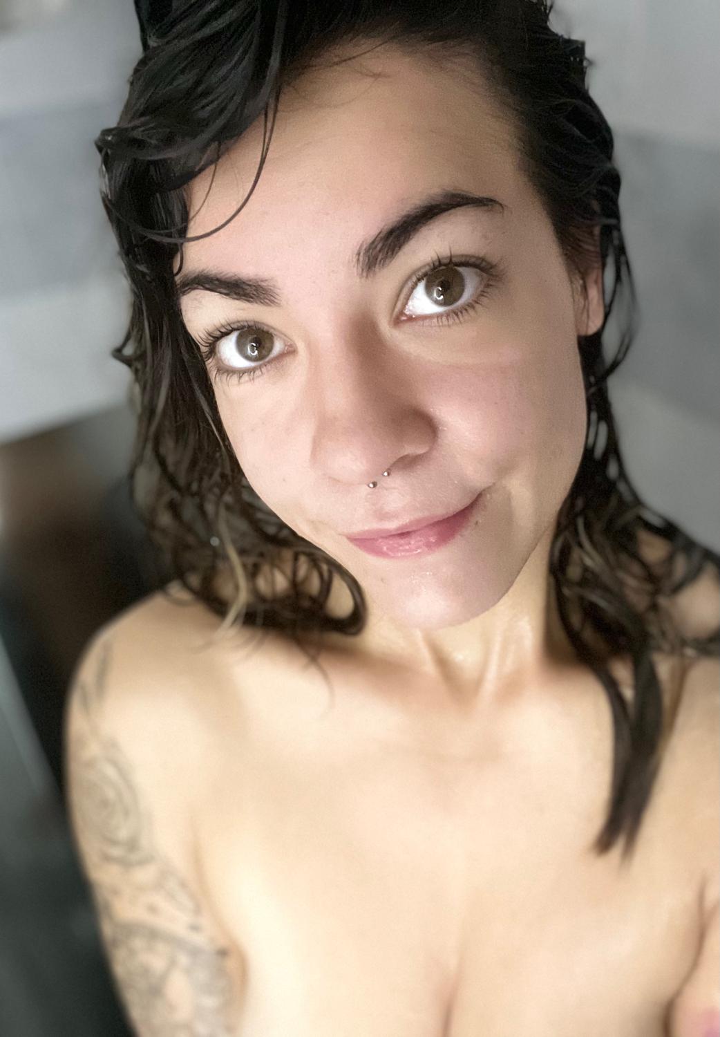 Freyjaswann's media