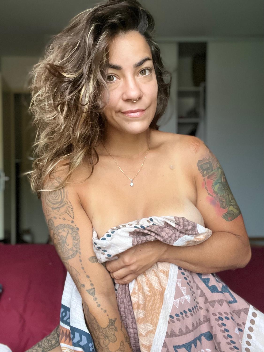 Freyjaswann's media