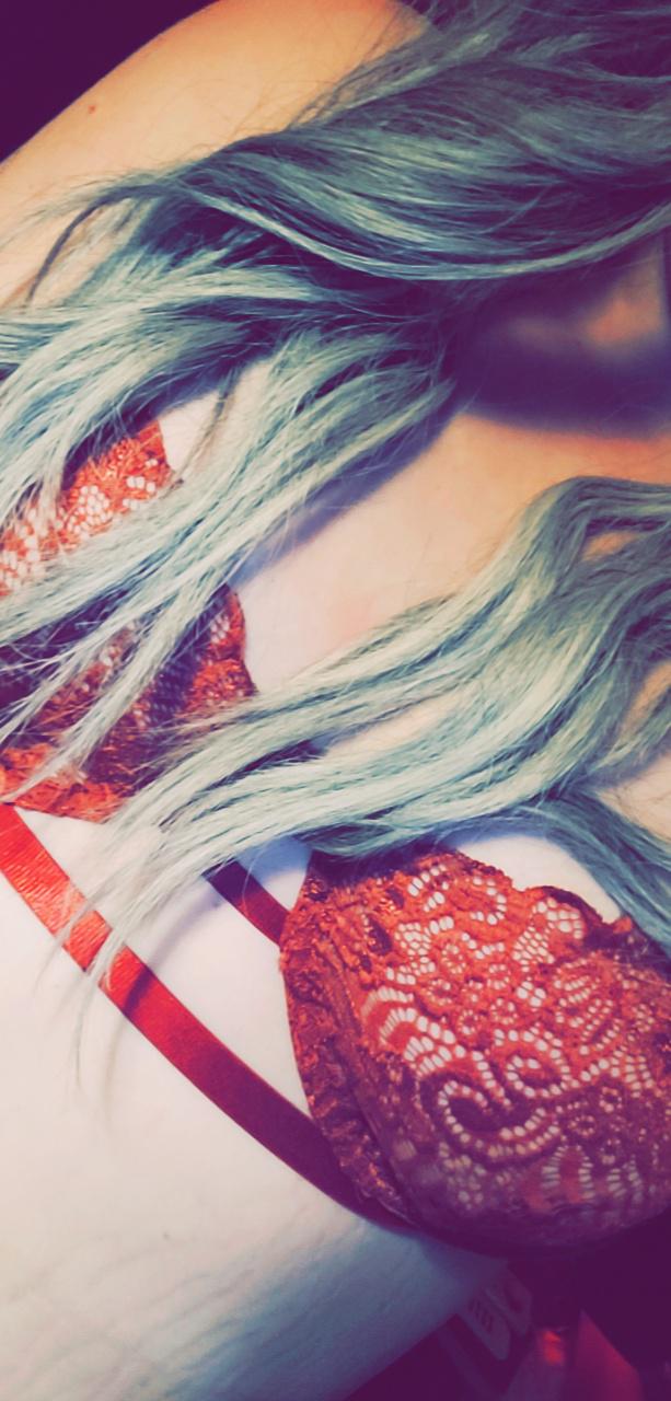 Girl-curvyy's media