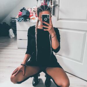 Girlanonyme_'s media