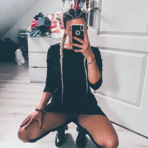 Girlanonyme_'s media