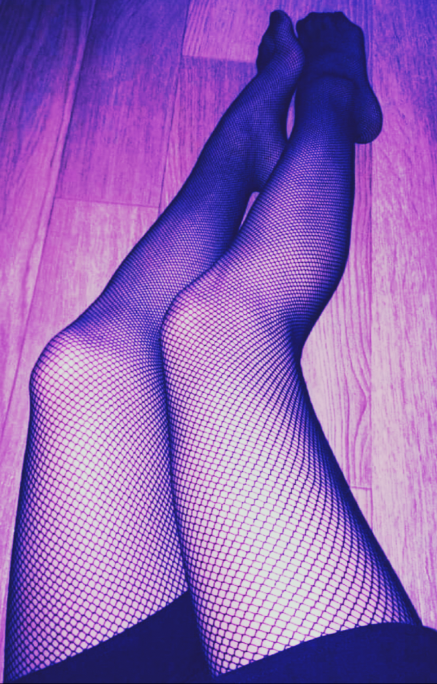 Girly-pieds's media