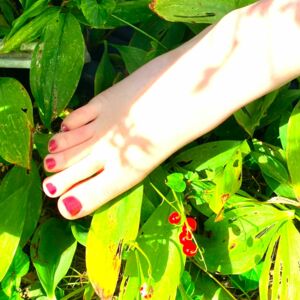 Girly-pieds's media