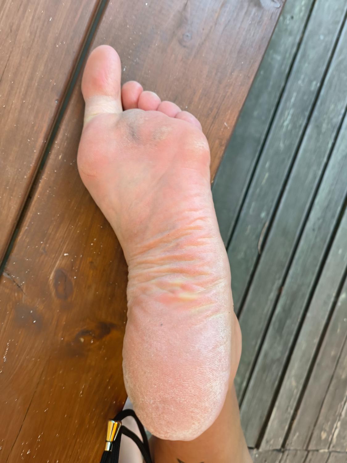 Goddess_with_big_feet's media