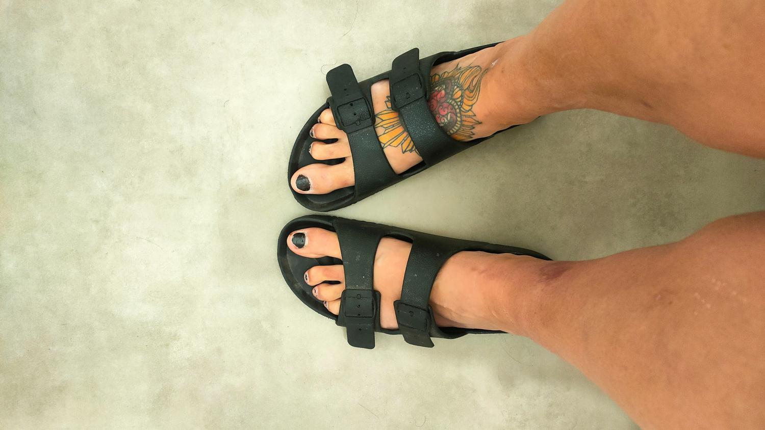 Goddess_with_big_feet's media