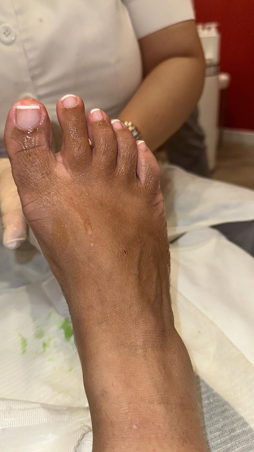 Happyfeetdubai's media
