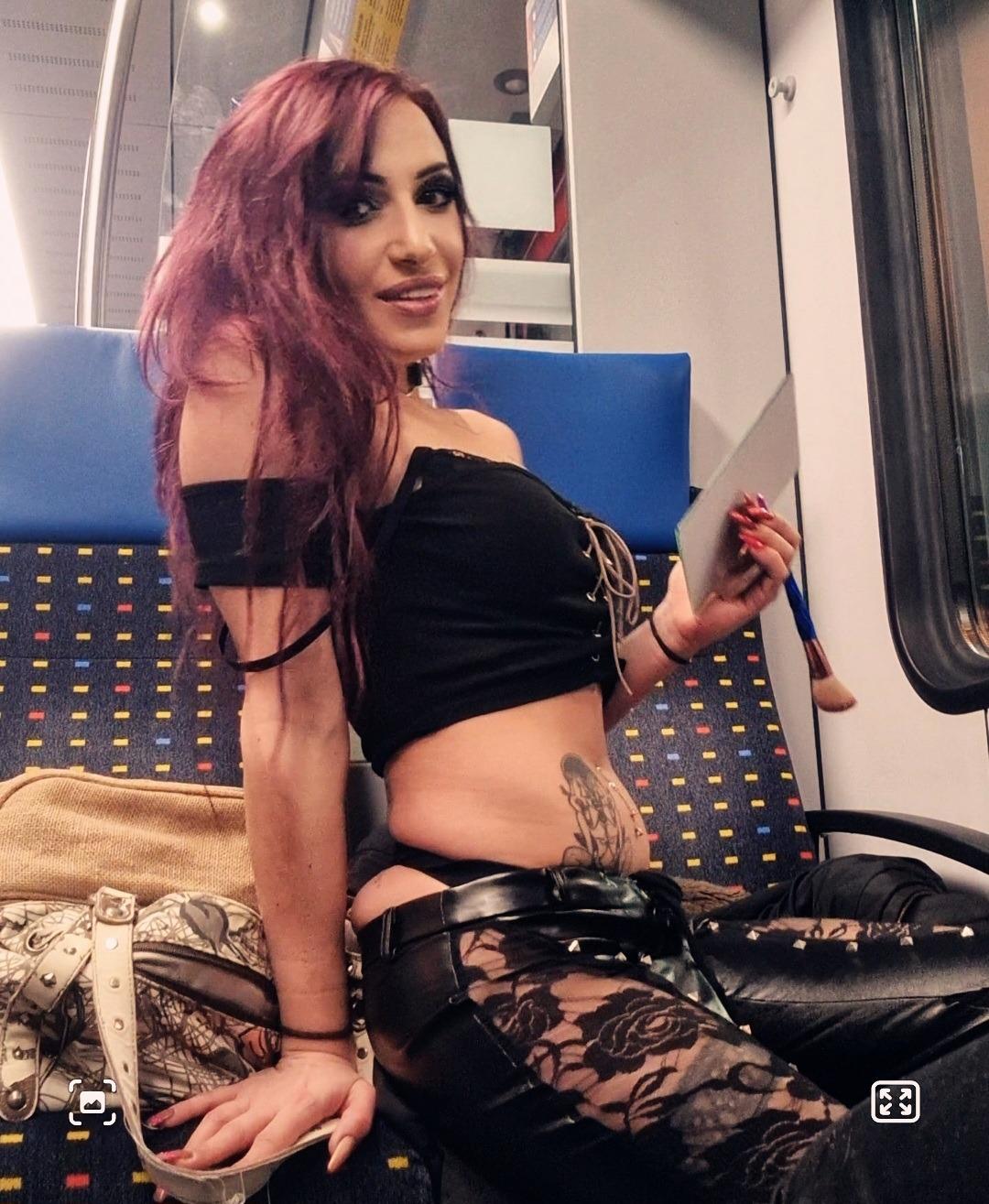 Hard_girls's media
