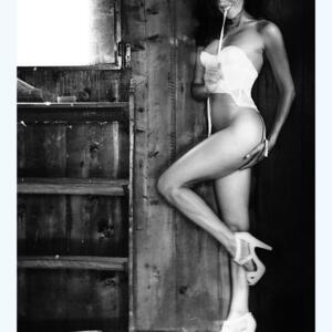 Hedymodel's media
