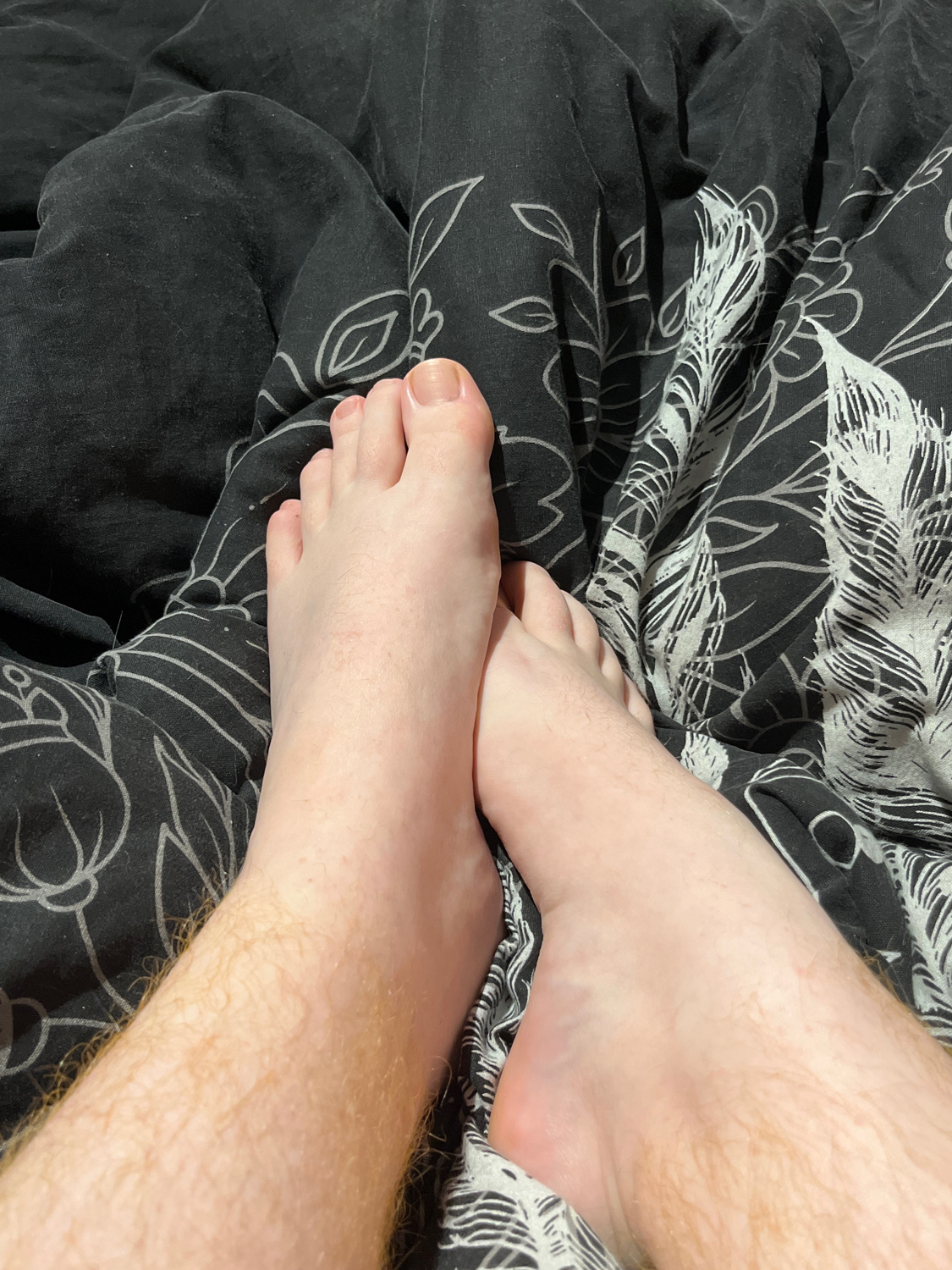 Hellopieds's media