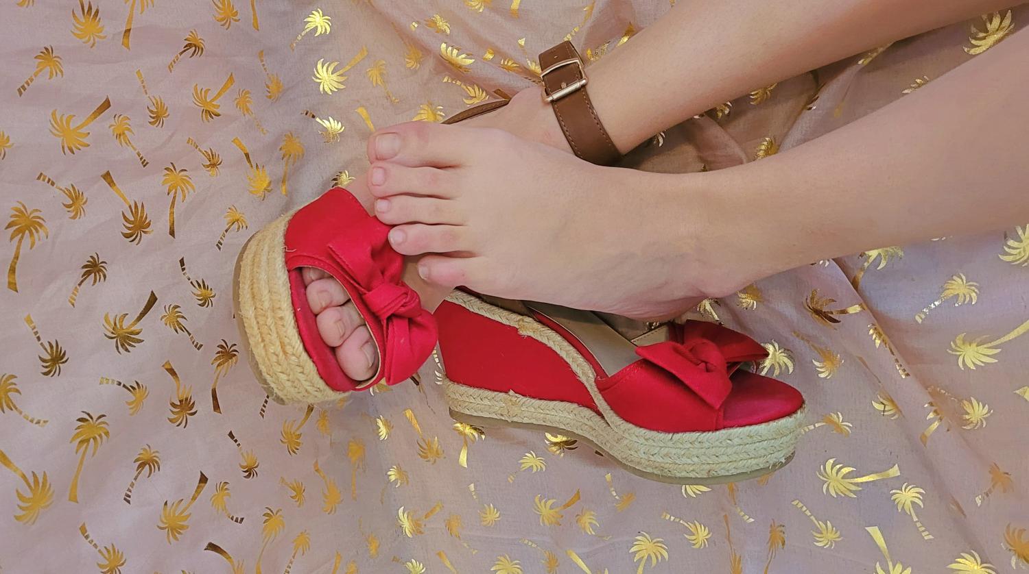 Henafancyfeet's media