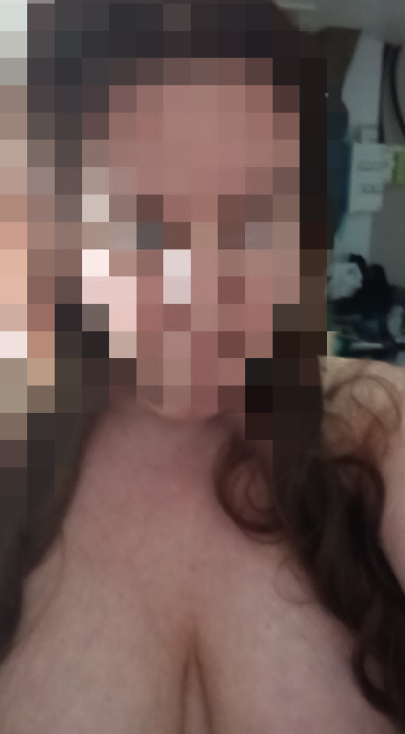 Honeyfetishfeet's media