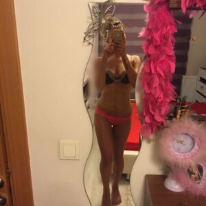 Hot_milfwife's media