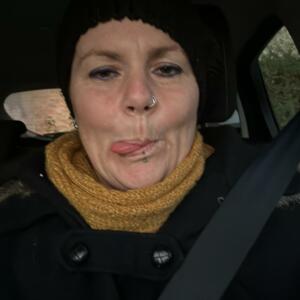 Hotnena's media