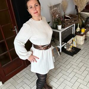 Hotnena's media